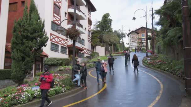 Gramado Brazil May 2022 People Rua Torta Street Street Curves — Stock Video