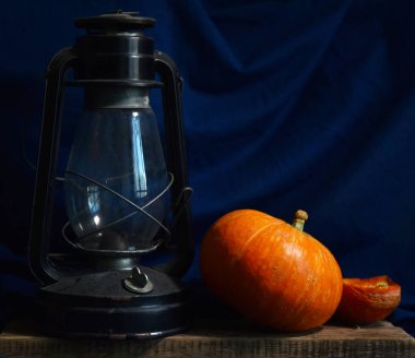 Balkabağı ve gaz lambasıyla hayat