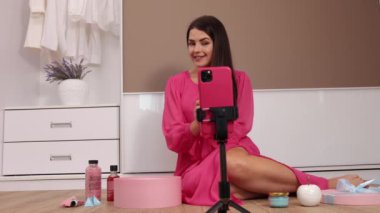 Alışveriş videoları, moda modası, internet e-ticaret konsepti