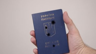 Ukrayna pasaportunda delikler var. Ülkenin işgali kavramı, savaş