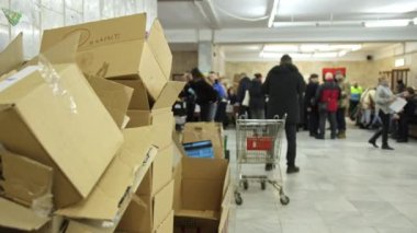 Lojistik Merkezi, Rusya savaşında Ukrayna askerlerine destek için kargo gönderiyor.