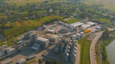 Ticari ticaret yakıtı, gaz gücü, enerji taşımacılığı. Petrol gibi kimyasal ürünlerin depolanması