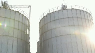 Tarım siloları. Tahıl, buğday, mısır, soya, ayçiçeği depolama ve kurutma. Sanayi binası