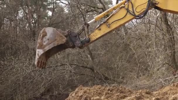 Construction Equipment Heavy Yellow Excavator Folded Boom Excavator Heavy Machinery — Stockvideo