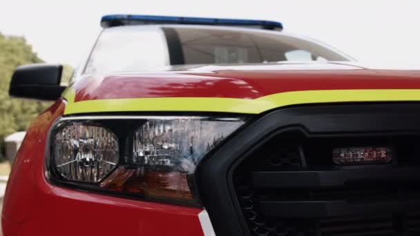 Mașină Poliție Picioare Pregătindu Pentru Plimbare Apel Urgență Lumini Intermitente — Videoclip de stoc