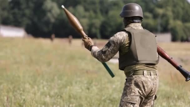 Ракетный Пусковой Комплекс Псрл Готовится Стрельбе Украинским Военнослужащим — стоковое видео