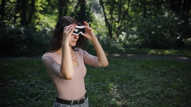 Naturaleza Aire Libre Fondo Personas Concepto Tecnología Mujer Joven Gafas — Vídeos de Stock