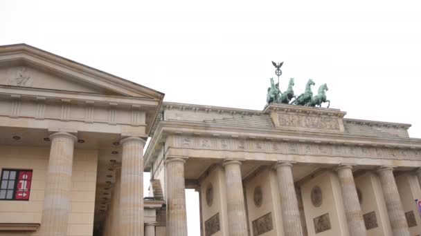 브란덴부르크 Berlins Brandenburg Gate German Brandenburger Tor 신고전주의 기념물로 독일에서 — 비디오