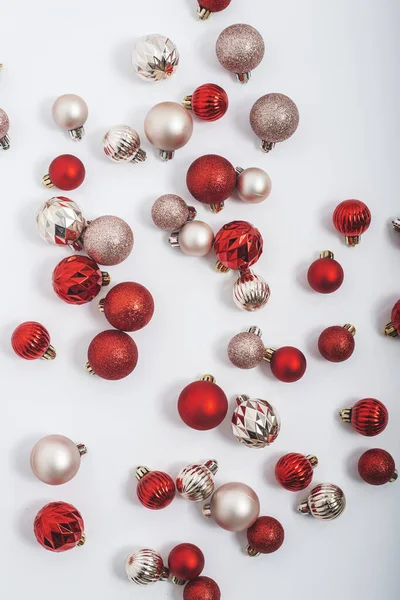 Decoratieve Ballen Een Witte Achtergrond Bovenaanzicht Vlak Lay — Stockfoto