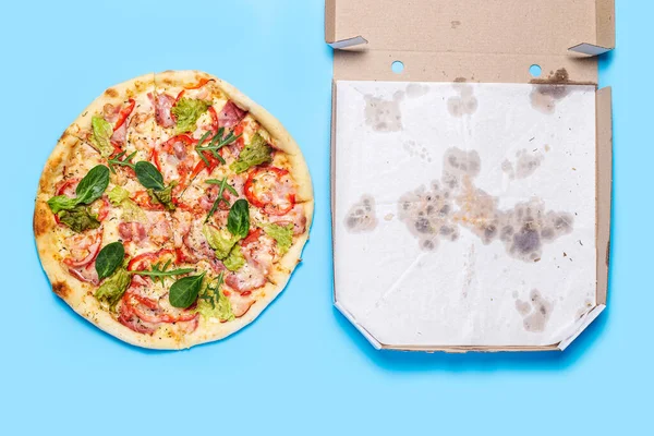 Пицца Пустая Открытая Упаковка Пиццы Синем Фоне Вид Сверху Плоский — стоковое фото