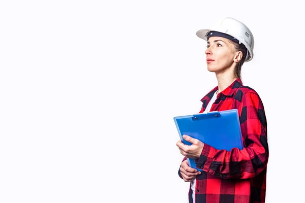 Young Woman Construction Clothes Clipboard Light Background — Stock Photo, Image