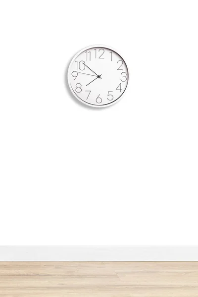 흰색큰 시계는 시간을 줍니다 — 스톡 사진
