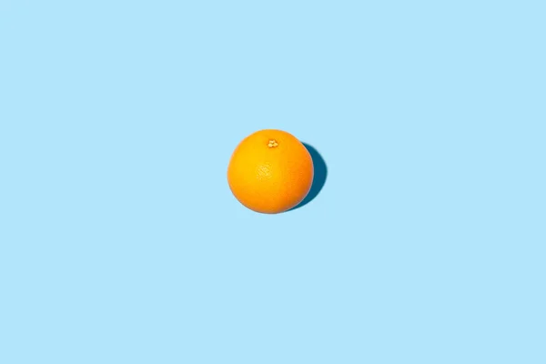 Свежий Апельсин Синем Фоне Вид Сверху Плоский — стоковое фото