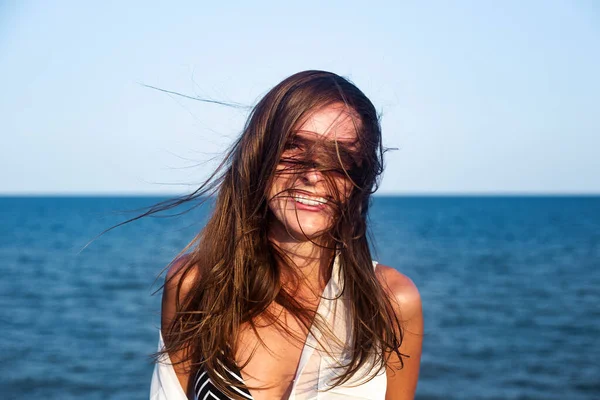 Jovencita Sonriente Alegre Traje Baño Fondo Del Mar — Foto de Stock