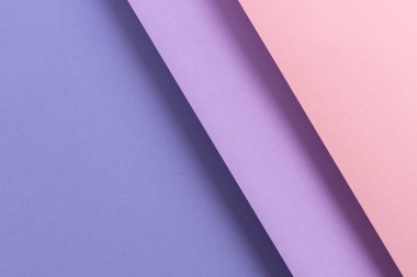 Katlanmış pembe eflatun arkaplanından dizayn edilmiş. Üst manzara, düz uzanma.