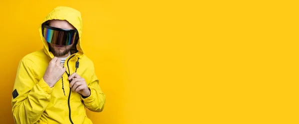 Young Man Cyberpunk Glasses Yellow Jacket Yellow Background Banner — Stock Fotó