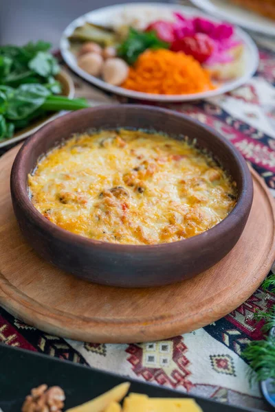 Baked Suluguni Cheese Tomatoes National Georgian Cuisine Earthenware Ketsi — Stock Photo, Image