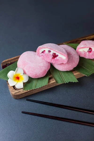 Delicious Japanese Cuisine Dessert Mochi Pink Brownies Butter Cream Currants — Stock Photo, Image