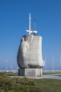 Polonya 'nın Gdynia kıyısındaki Joseph Conrad anıtı.