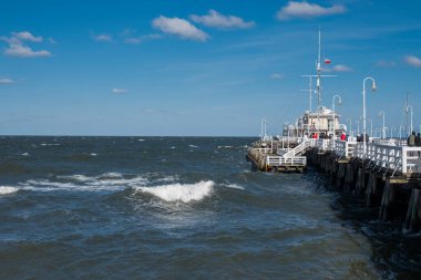 20 Eylül 2020, Gdansk Polonya, Sopot Pier seti Baltık Denizi yakınında güzel.