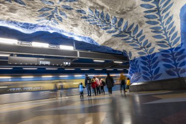 İsveç Stockholm, 07 Mart 2021, şehir merkezi T-Centralen 'deki metro istasyonu.