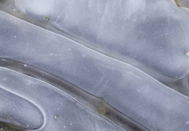 Hava boşluklu buz yüzeyi