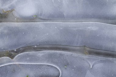 Hava boşluklu buz yüzeyi