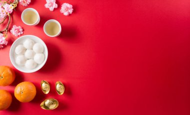 Tang Yuan (tatlı köfteler), Sonbaharın ortası, Dongzhi (kış gündönümü festivali) ve Çin yeni yılı için geleneksel Çin mutfağı..