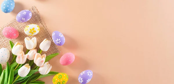 Frohe Ostern Bunte Ostereier Mit Blumen Auf Pastellfarbenem Hintergrund Grüße — Stockfoto