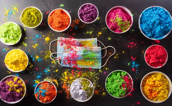 Draufsicht Auf Buntes Holi Puder Mit Mehrfarbiger Medizinischer Maske Holi — Stockfoto