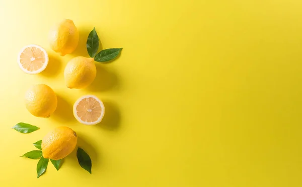 Composizione Estiva Base Arance Limone Lime Fondo Giallo Pastello Frutta — Foto Stock