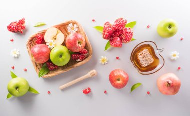 Rosh hashanah (Yahudi Yeni Yıl Tatili), Pastel arka planda geleneksel veya dini semboller kavramı.