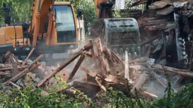 Hidrolik Kazıcı Evi Kırdı. Yeni İnşaat için İnşaat Yıkım veya Yıkım