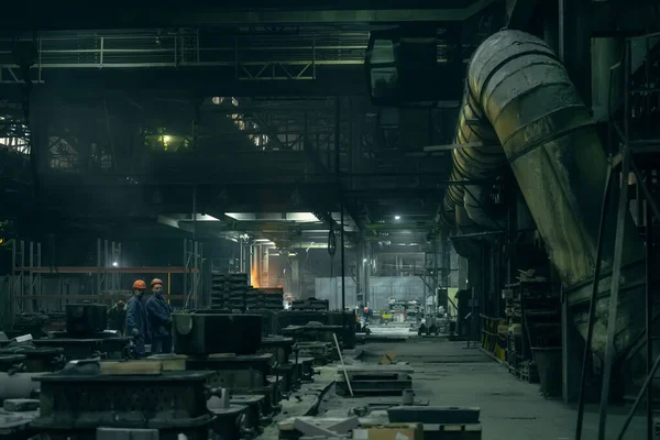 Μεταλλουργική μονάδα παραγωγής εργαστηριακή κατασκευή κτίριο μέσα στο εσωτερικό, βαριά βιομηχανία, χαλυβουργία — Φωτογραφία Αρχείου