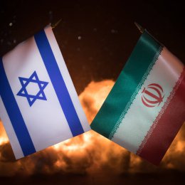 Conflitto Iran-Israele in Escalation: Putin Invita alla Prudenza tra Spionaggio, Raid e Polemiche Nucleari
