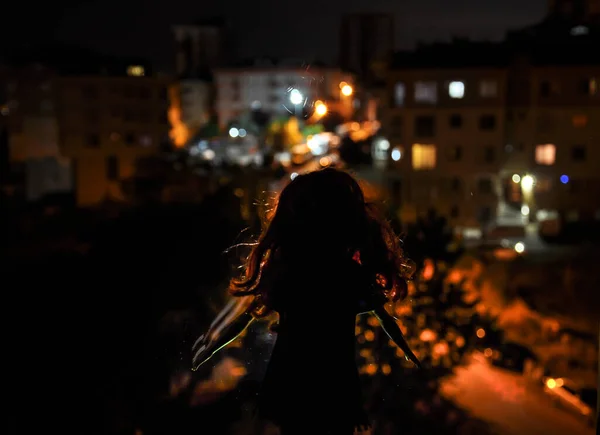 Σιλουέτα Ενός Γυναικείου Προσώπου Φόντο Φωτός Sillhouette Μιας Μοναχικής Κούκλας — Φωτογραφία Αρχείου