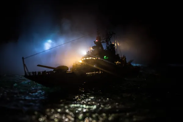 Savaş Konsepti Denizde Gece Savaşı Sahnesi Dramatik Tonlu Bulut Etkisi — Stok fotoğraf