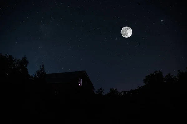 Vieille Maison Avec Fantôme Dans Forêt Nuit Maison Horreur Hantée — Photo