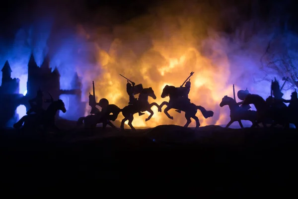 Middeleeuwse Gevechtsscène Met Cavalerie Infanterie Silhouetten Van Figuren Als Afzonderlijke — Stockfoto