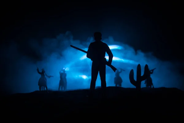Conceito Ocidental Batalha Entre Cowboys Noite Duelo Até Morte Decoração — Fotografia de Stock