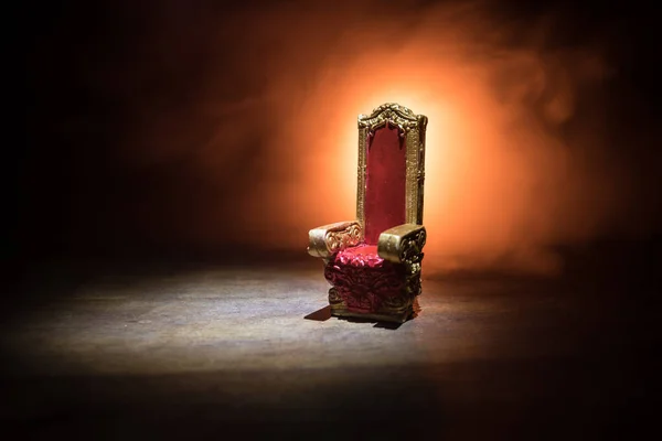 Red Royal Chair Miniature Wooden Table Place King Medieval Throne — Stock Photo, Image