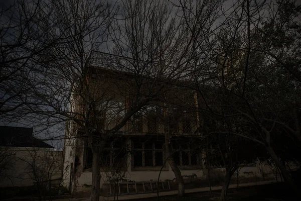 Casa Velha Com Fantasma Floresta Noite Casa Terror Assombrada Abandonada — Fotografia de Stock