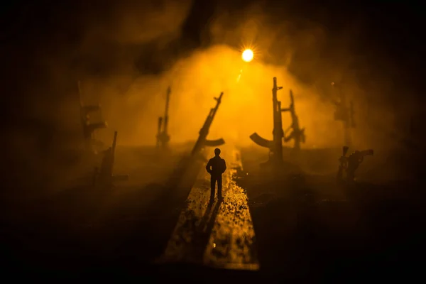 Decoração Arte Criativa Guerra Russa Conceito Ucrânia Estrada Armas Gigantes — Fotografia de Stock