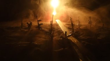 Yaratıcı sanat dekorasyonu, Ukrayna 'da Rus savaşı. Nükleer bomba ve insanların devasa patlaması. Seçici odak