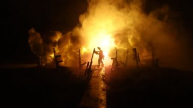 Yaratıcı sanat dekorasyonu, Ukrayna 'da Rus savaşı. Nükleer bomba ve insanların devasa patlaması. Seçici odak