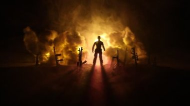 Yaratıcı sanat dekorasyonu, Ukrayna 'da Rus savaşı. Nükleer bomba ve insanların devasa patlaması. Seçici odak