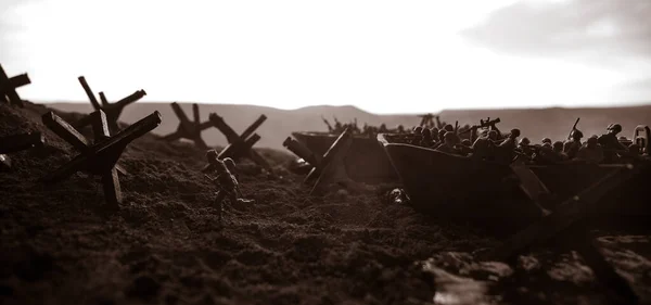 Második Világháború Újrajátszása Nap Kreatív Dekoráció Játékkatonákkal Kézművesekkel Sündisznókkal Normandia — Stock Fotó