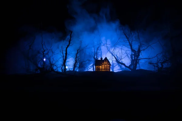 Vieille Maison Avec Fantôme Dans Forêt Nuit Maison Horreur Hantée — Photo