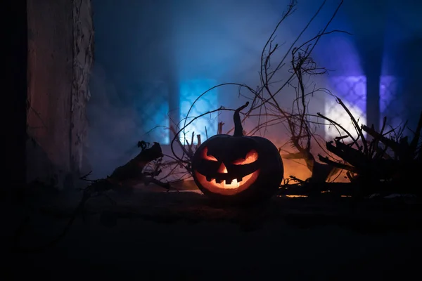 Enge Halloween Pompoen Het Mystieke Huis Venster Nachts Halloween Pompoen — Stockfoto