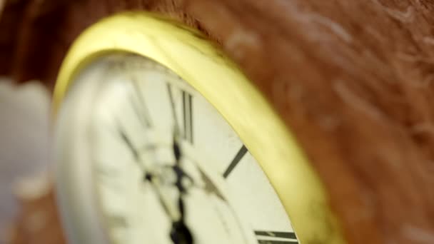 3d wizualizacja zabytkowego zegara wykonanego z drewna — Wideo stockowe